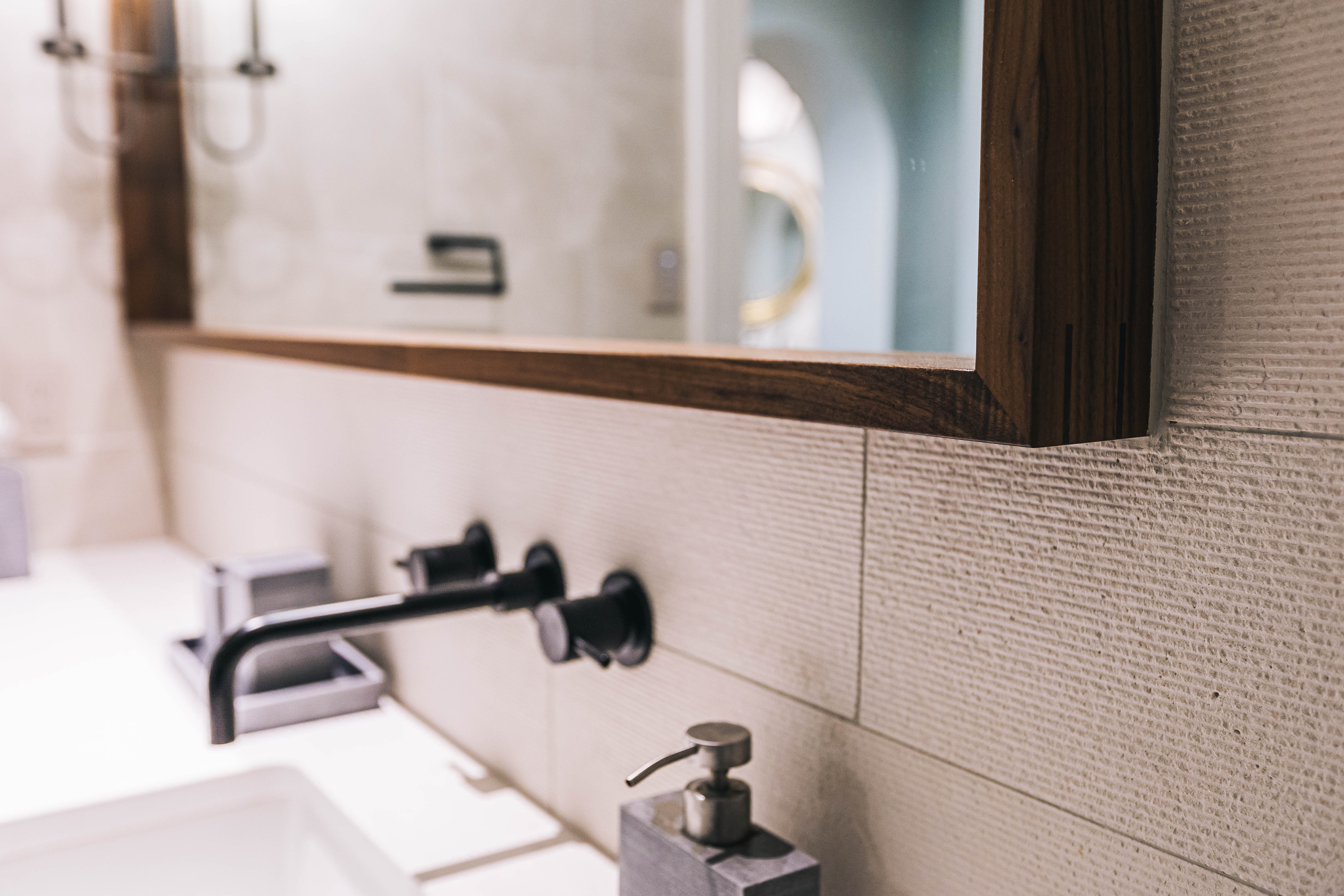 luxury bathroom sink