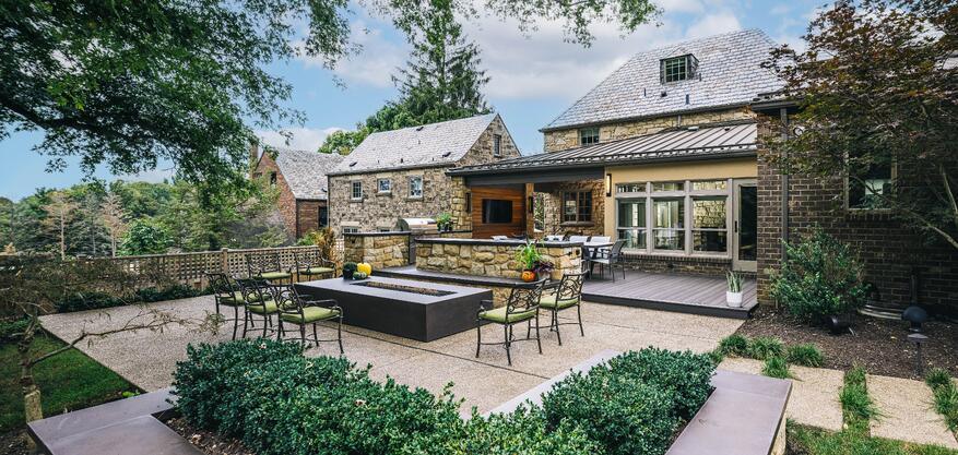 Outdoor Luxury Dining Remodel 